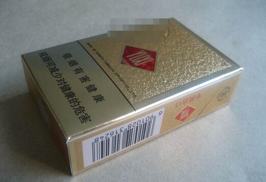 在烟灰缸里倒水是什么意思-千万别在烟灰缸里倒水的暗语意思