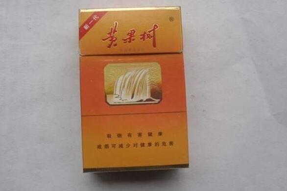 农村厨房带土灶户外烟囱